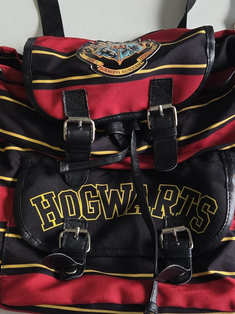 Hogwarts Harry Potter Striped Slouchy Rucksack Backpack Buckle Snaps Red/Black